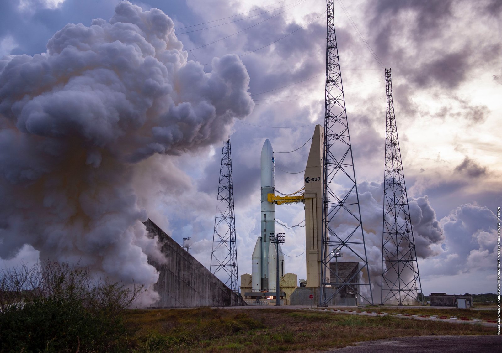 An image of the Ariane 6 hot fire test