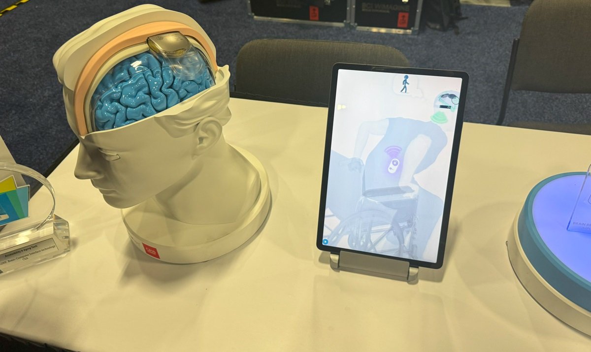 Clinatec shows brain-computer neural interface